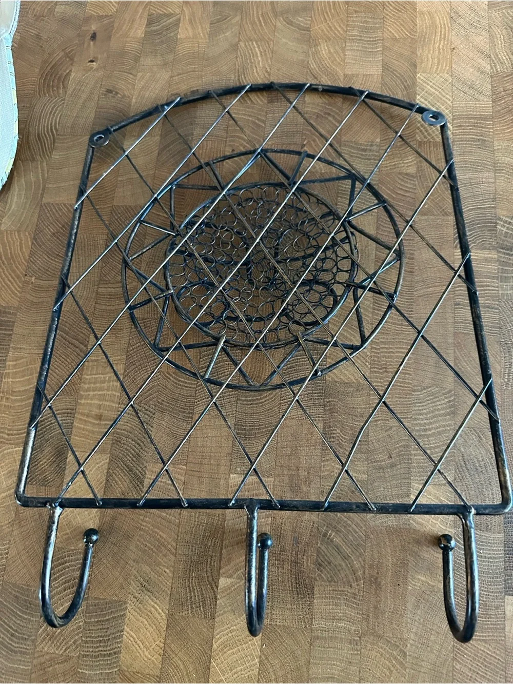 Rustic Style wrought iron Metal Wall 3 Key Hooks. Intricate celestial sun face